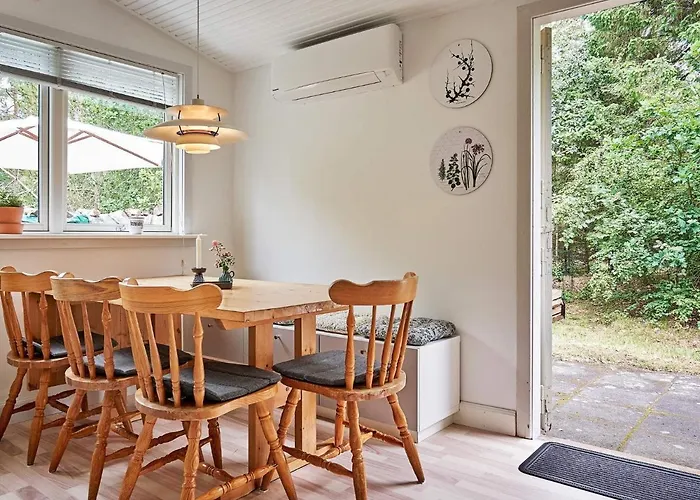 8 Person In Nexo-by Traum *