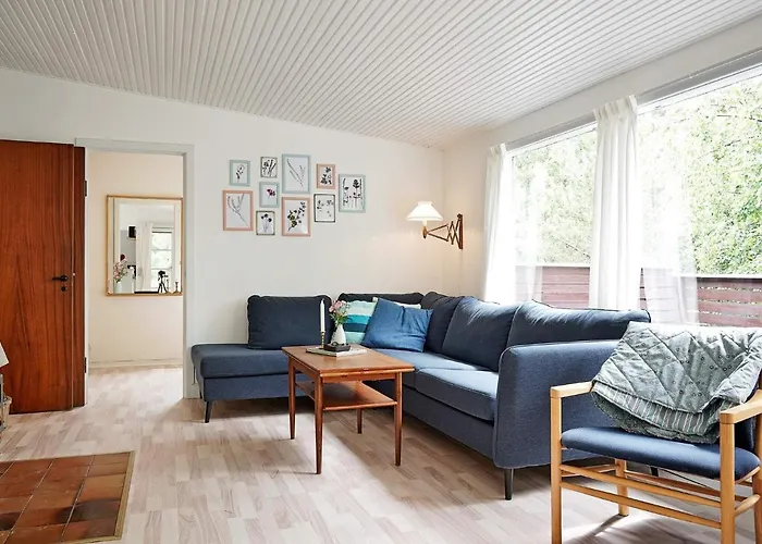 8 Person In Nexo-by Traum * Neksø